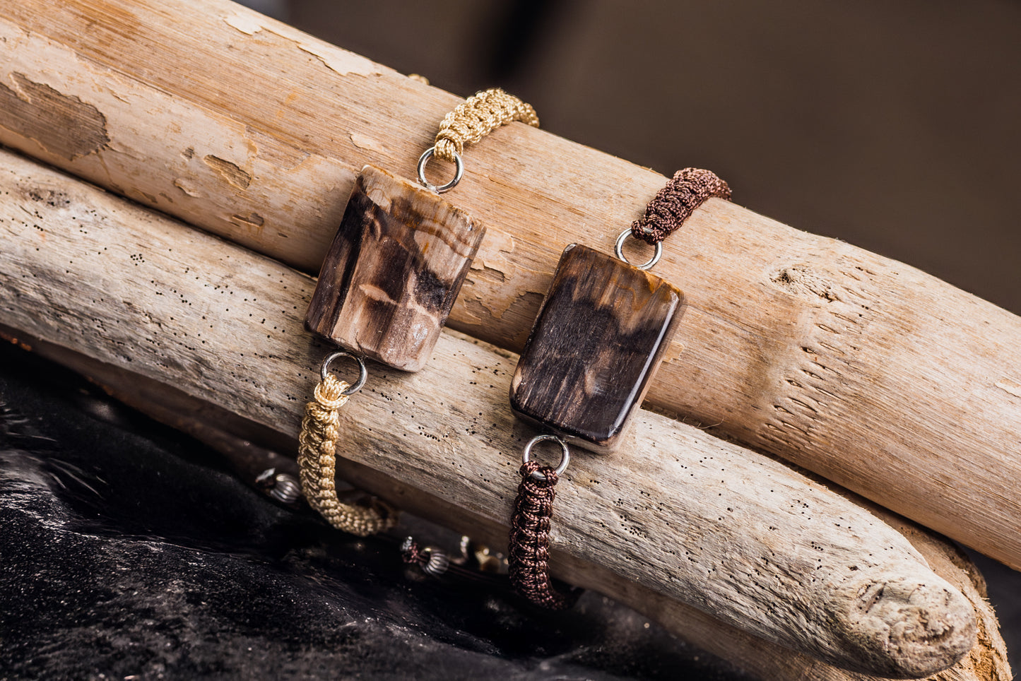 Versteinertes Holz Silber Makramee Armband