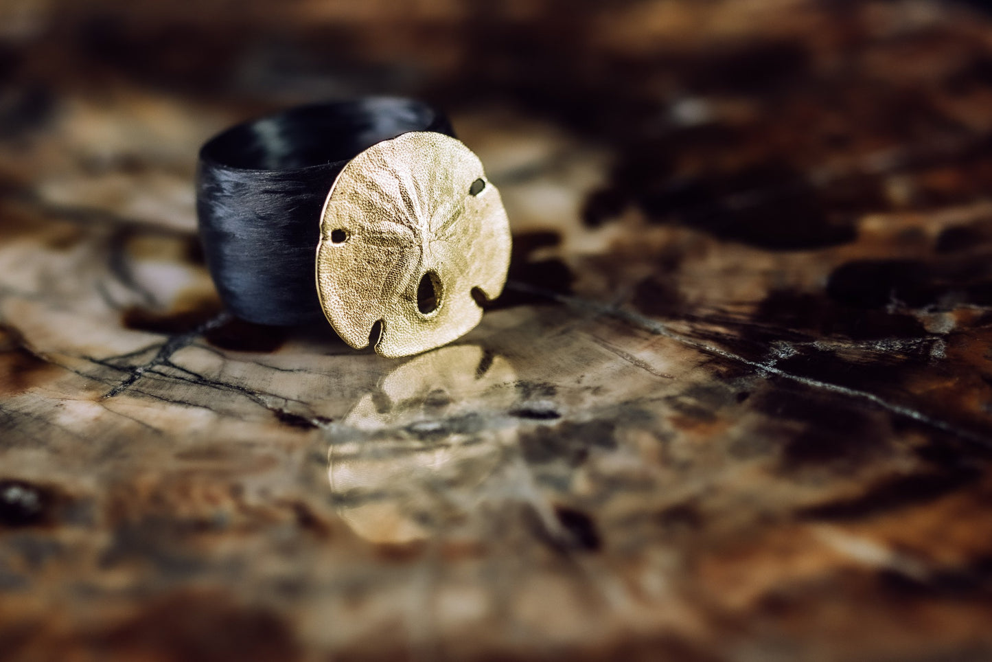ring, carbon, yellow gold