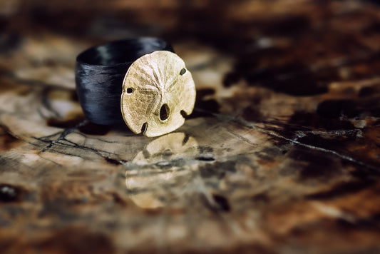 ring, carbon, yellow gold