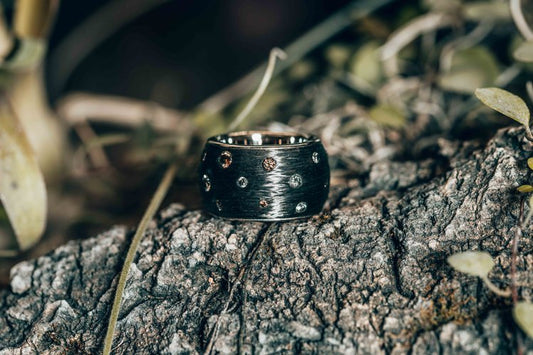 carbon, white gold, fancy color diamonds