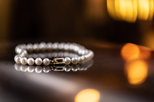 necklace, saltwater pearls, yellow gold